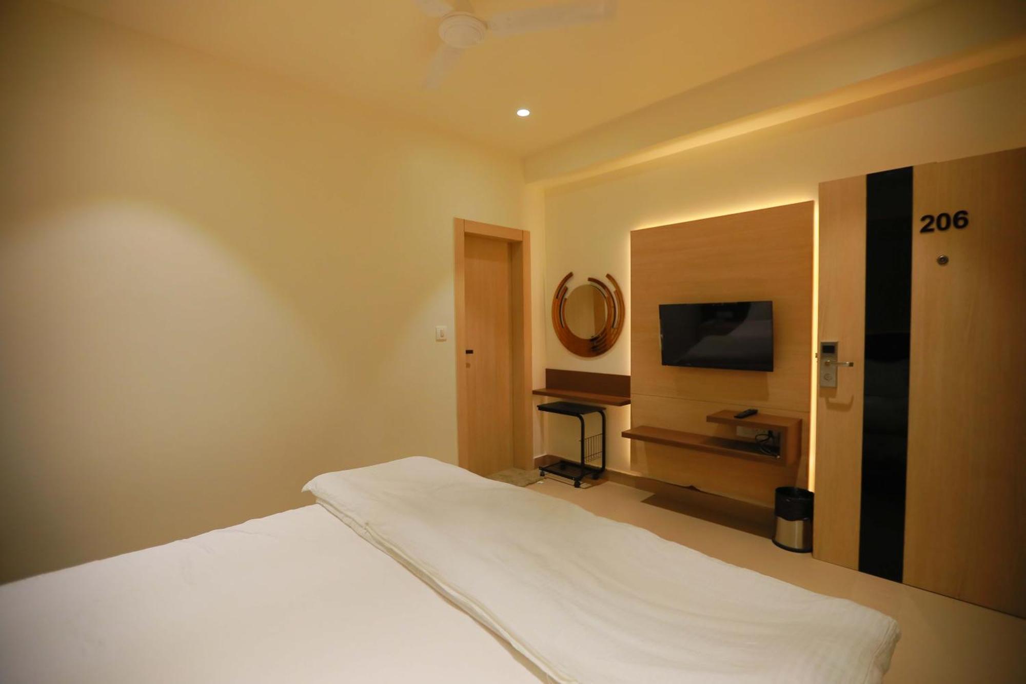 Hotel 16 Delhi  Eksteriør billede